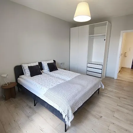 Madius Z Widokiem Na Apartament *